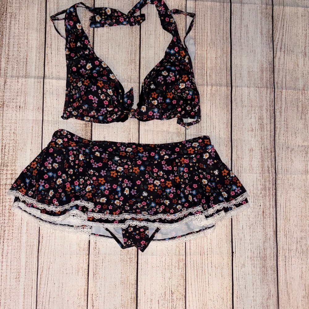 Floral Lace Trim Skirted Bikini